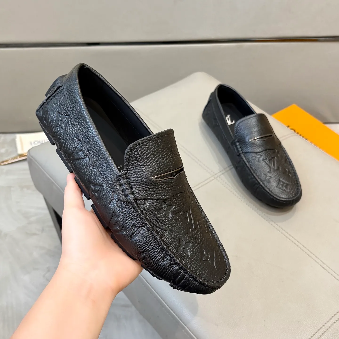 Factory price: 460💰LV men's beanie shoes 2025 official website synchronized <market top version> imported first layer litchi pattern/embossed ➕ black cowhide original packaging. Size 38-45